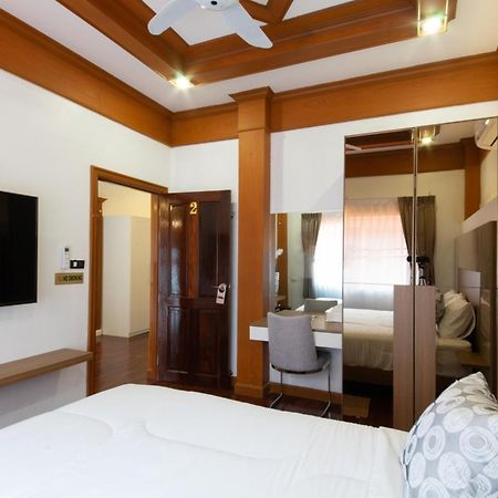 Rudi House Villa Patong Bagian luar foto